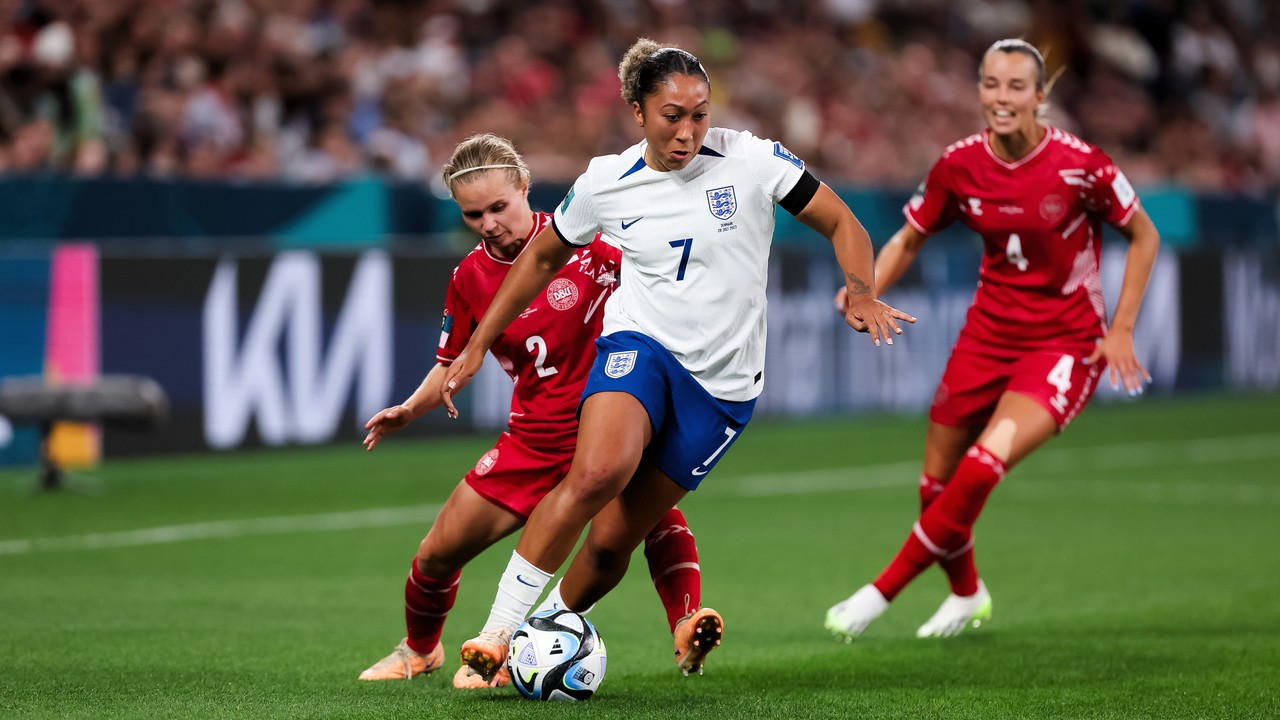 Lucy Bronze: 'England squad have huge belief at Women's World Cup